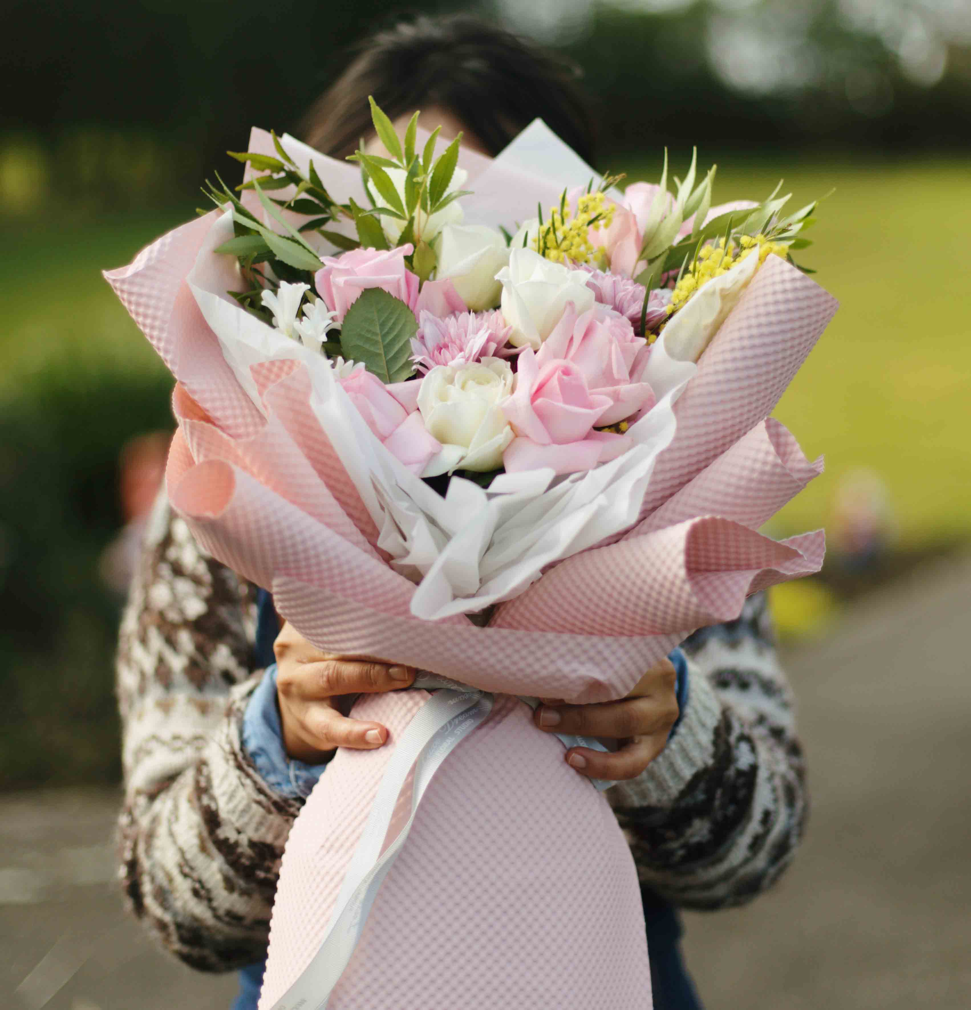 Flowers by Luxe Dream Floral Studio.