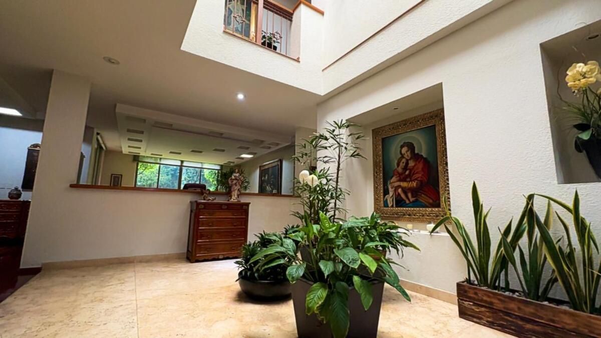 225, Avenida de Las Fuentes, Jardines del Pedregal, 01900 con 3 Recámaras, 675 Metros Cuadrados, 4 Baños y 5 Puestos de Estacionamiento 225, Avenida de Las Fuentes, Jardines del Pedregal, 01900 con 3 Recámaras, 675 Metros Cuadrados, 4 Baños y 5 Puestos de Estacionamiento