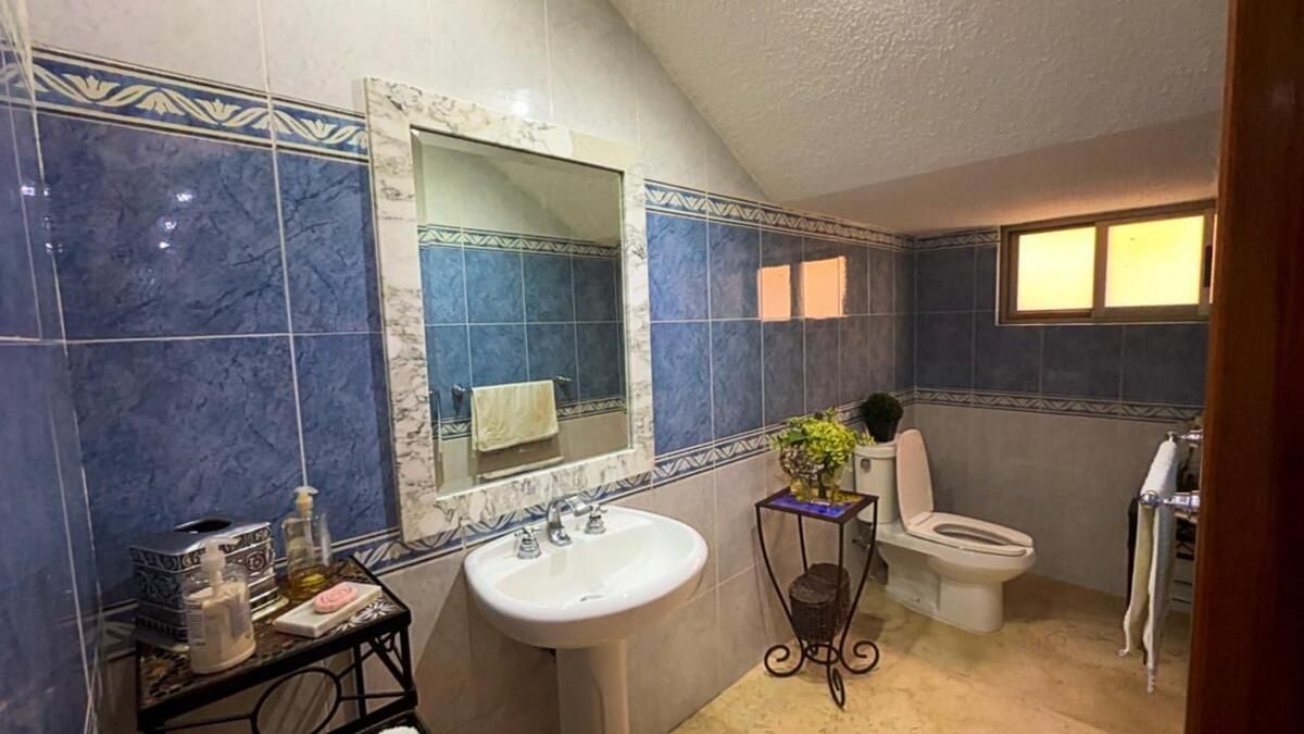 225, Avenida de Las Fuentes, Jardines del Pedregal, 01900 con 3 Recámaras, 675 Metros Cuadrados, 4 Baños y 5 Puestos de Estacionamiento 225, Avenida de Las Fuentes, Jardines del Pedregal, 01900 con 3 Recámaras, 675 Metros Cuadrados, 4 Baños y 5 Puestos de Estacionamiento
