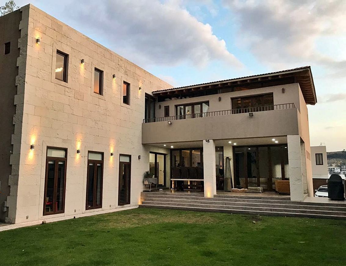 20, Avenida del Silencio, Bosque Real, 52774 con 4 Recámaras, 5 Puestos de Estacionamiento, 3 Baños y 560 Metros Cuadrados 20, Avenida del Silencio, Bosque Real, 52774 con 4 Recámaras, 5 Puestos de Estacionamiento, 3 Baños y 560 Metros Cuadrados