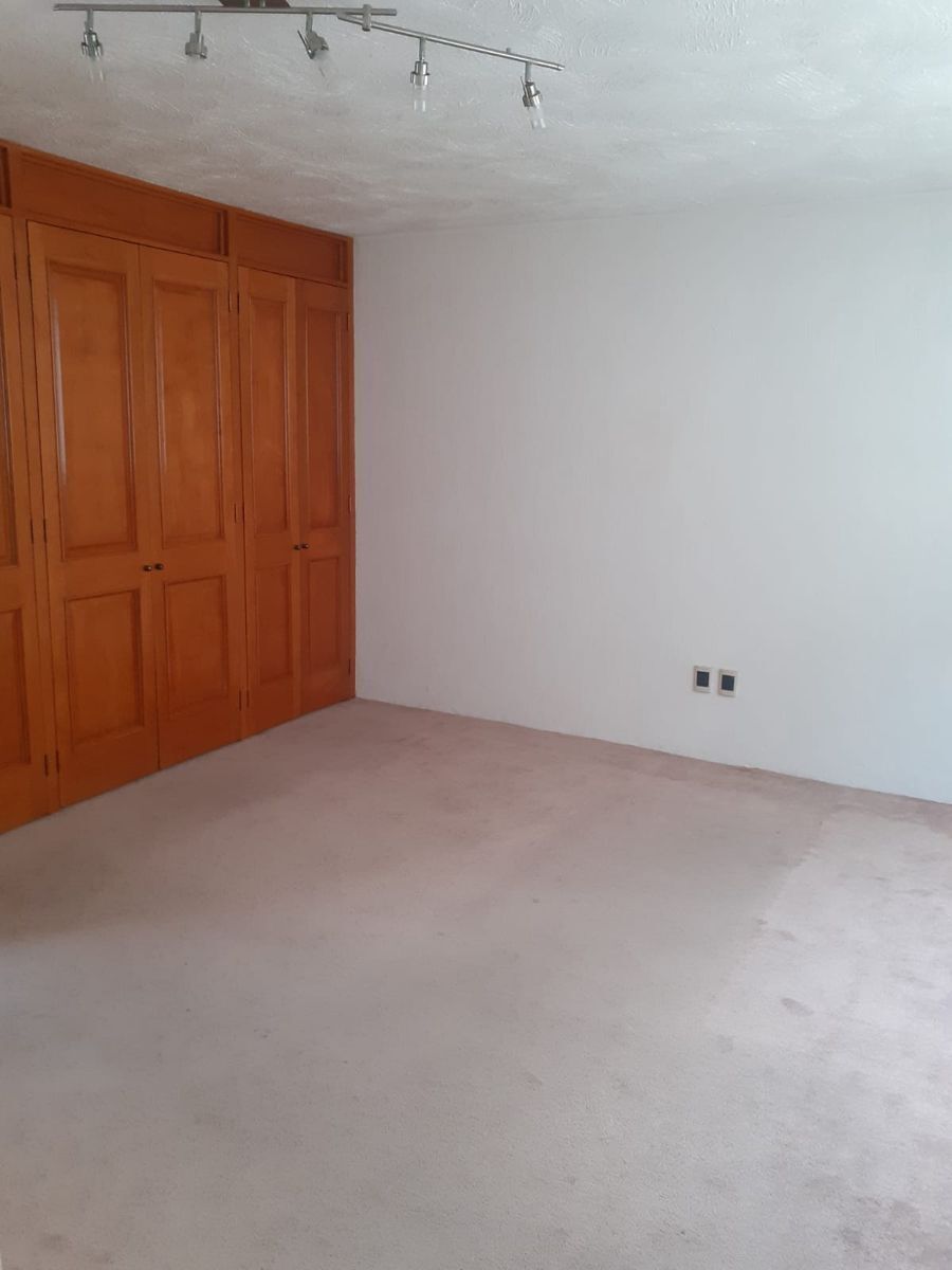 180, Encino Grande, Tetelpan, 01700 con 4 Recámaras, 4 Baños, 287 Metros Cuadrados y 5 Puestos de Estacionamiento 180, Encino Grande, Tetelpan, 01700 con 4 Recámaras, 4 Baños, 287 Metros Cuadrados y 5 Puestos de Estacionamiento