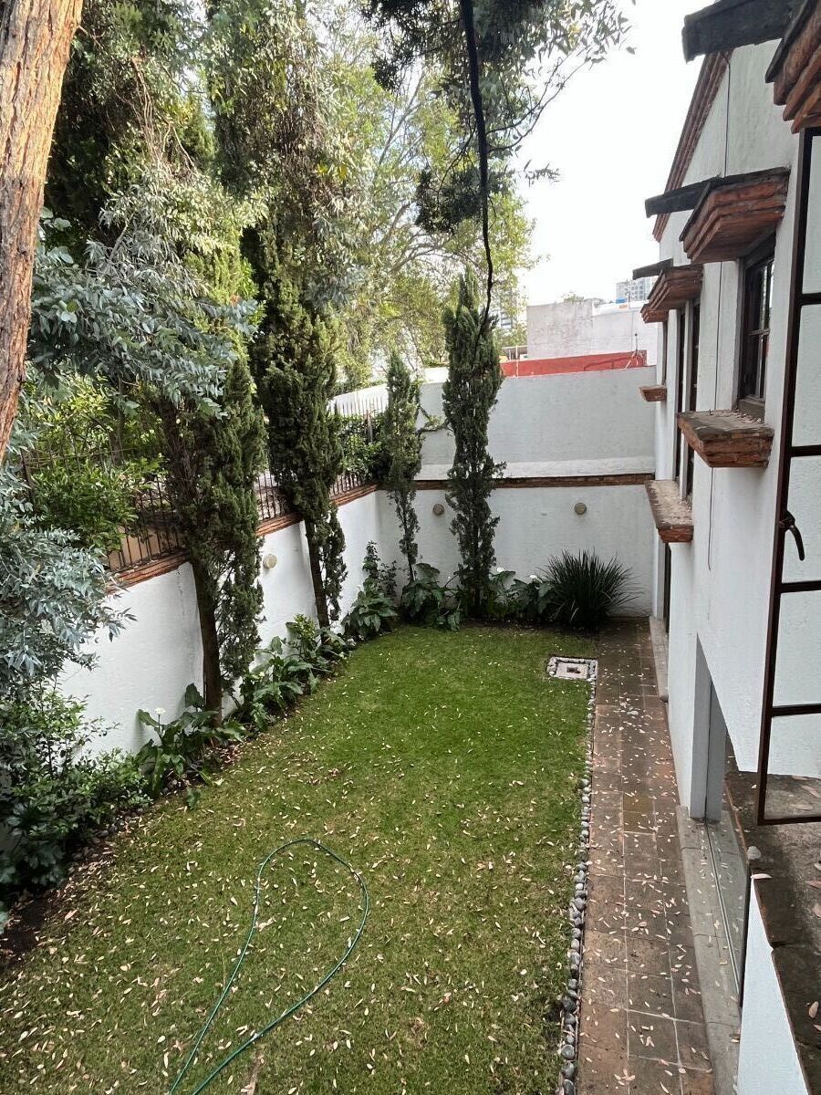 188, Loma Chica, Lomas de Vista Hermosa, 05100 con 3 Recámaras, 3 Baños, 298 Metros Cuadrados y 3 Puestos de Estacionamiento 188, Loma Chica, Lomas de Vista Hermosa, 05100 con 3 Recámaras, 3 Baños, 298 Metros Cuadrados y 3 Puestos de Estacionamiento