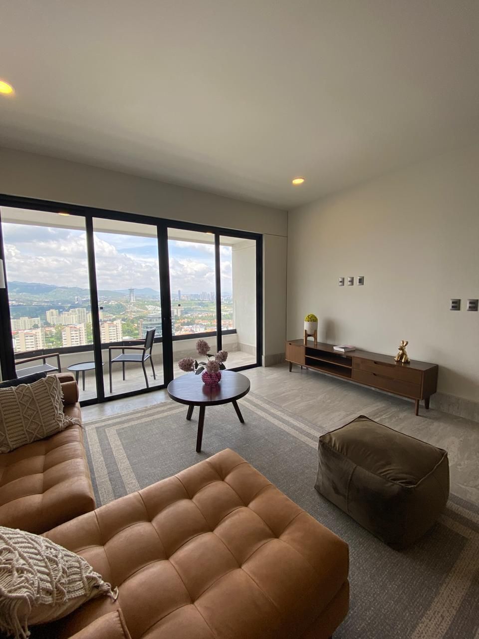 42, Avenida Jesús del Monte, 021, Hacienda de las Palmas, 52763 con 2 Recámaras, 2 Puestos de Estacionamiento, 2 Baños y 136 Metros Cuadrados 42, Avenida Jesús del Monte, 021, Hacienda de las Palmas, 52763 con 2 Recámaras, 2 Puestos de Estacionamiento, 2 Baños y 136 Metros Cuadrados