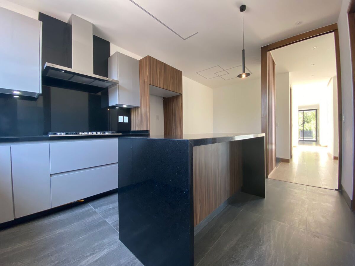 230, Edgar Allan Poe, Polanco, Polanco III Sección, 11540 con 3 Recámaras, 3 Baños, 250 Metros Cuadrados y 2 Puestos de Estacionamiento 230, Edgar Allan Poe, Polanco, Polanco III Sección, 11540 con 3 Recámaras, 3 Baños, 250 Metros Cuadrados y 2 Puestos de Estacionamiento