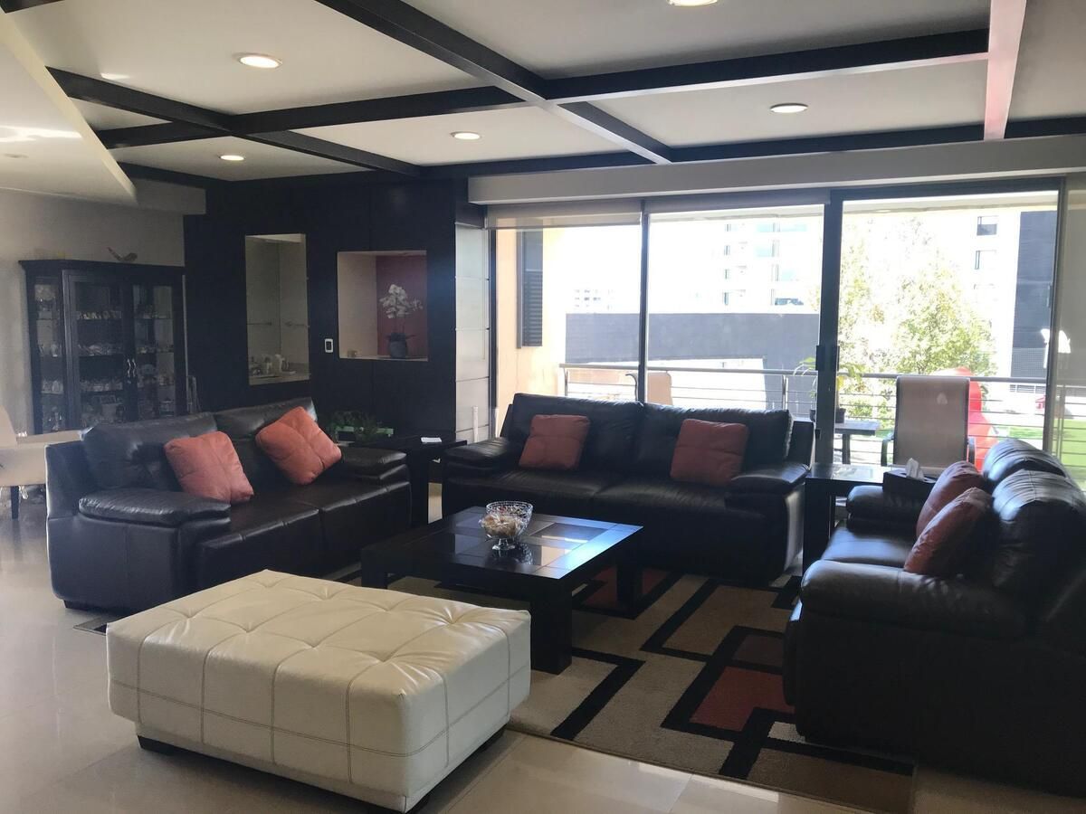 Frondoso, Lomas Country Club, 52779 con 3 Recámaras, 3 Baños, 360 Metros Cuadrados y 4 Puestos de Estacionamiento Frondoso, Lomas Country Club, 52779 con 3 Recámaras, 3 Baños, 360 Metros Cuadrados y 4 Puestos de Estacionamiento