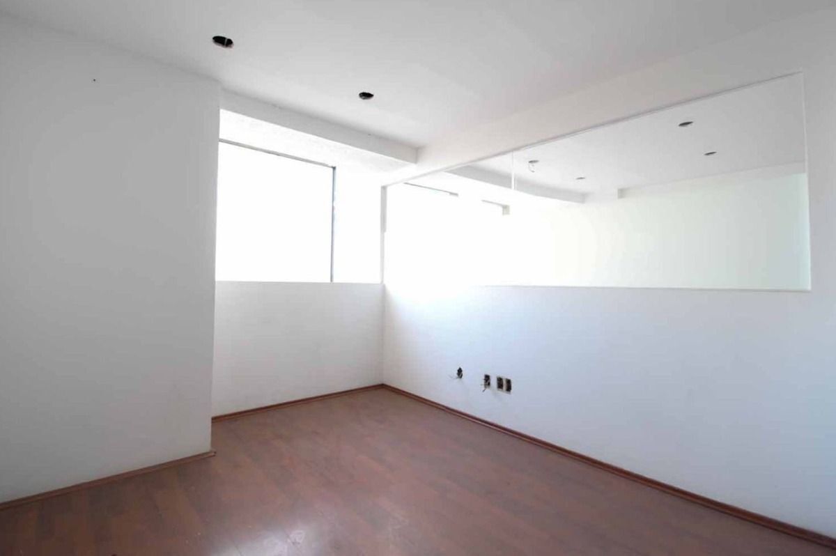 121, Avenida Álvaro Obregón, Roma Norte, 06700 con 0 Recámaras, 300 Metros Cuadrados, 2 Baños y 2 Puestos de Estacionamiento 121, Avenida Álvaro Obregón, Roma Norte, 06700 con 0 Recámaras, 300 Metros Cuadrados, 2 Baños y 2 Puestos de Estacionamiento