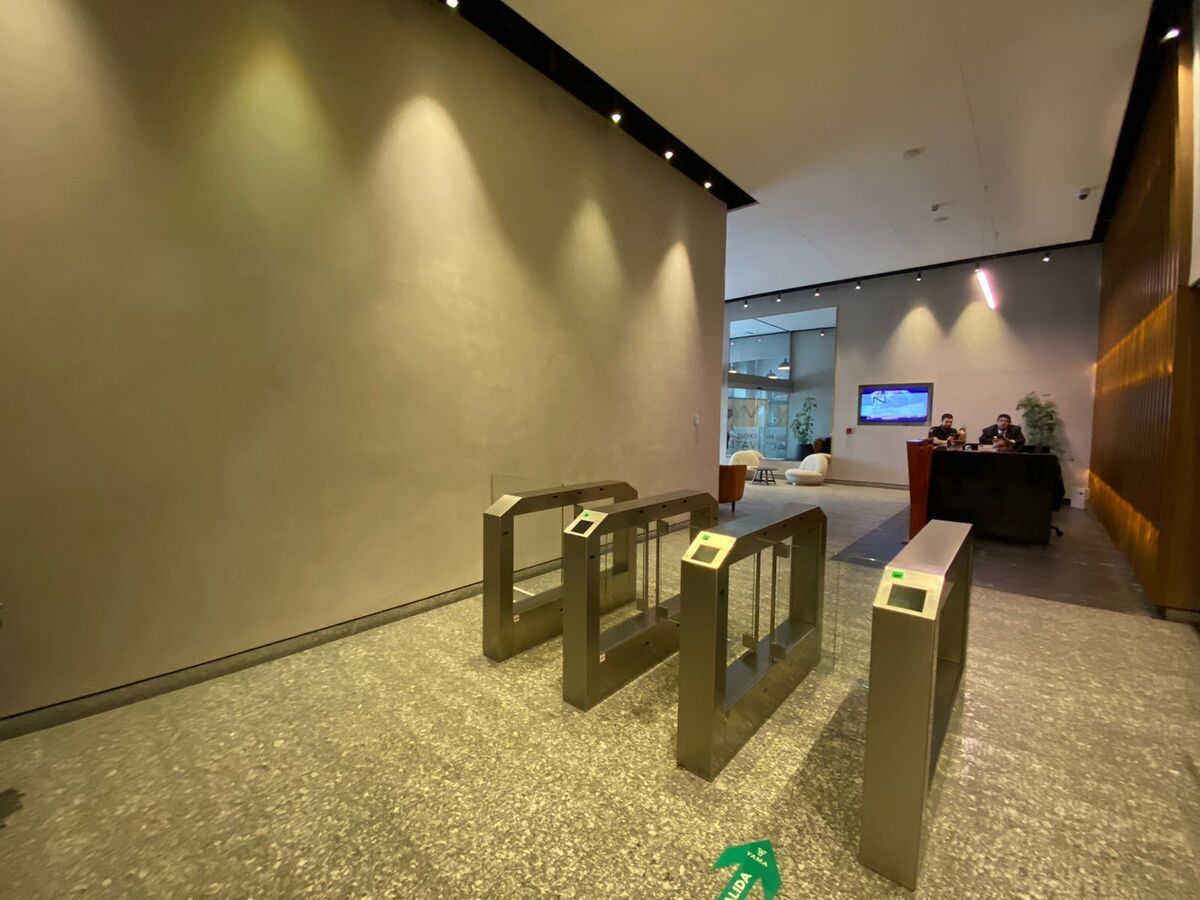 379, Anillo Periférico, San Jerónimo Lídice, Jardines del Pedregal, 01900 con 0 Recámaras, 3 Baños, 313 Metros Cuadrados y 9 Puestos de Estacionamiento 379, Anillo Periférico, San Jerónimo Lídice, Jardines del Pedregal, 01900 con 0 Recámaras, 3 Baños, 313 Metros Cuadrados y 9 Puestos de Estacionamiento