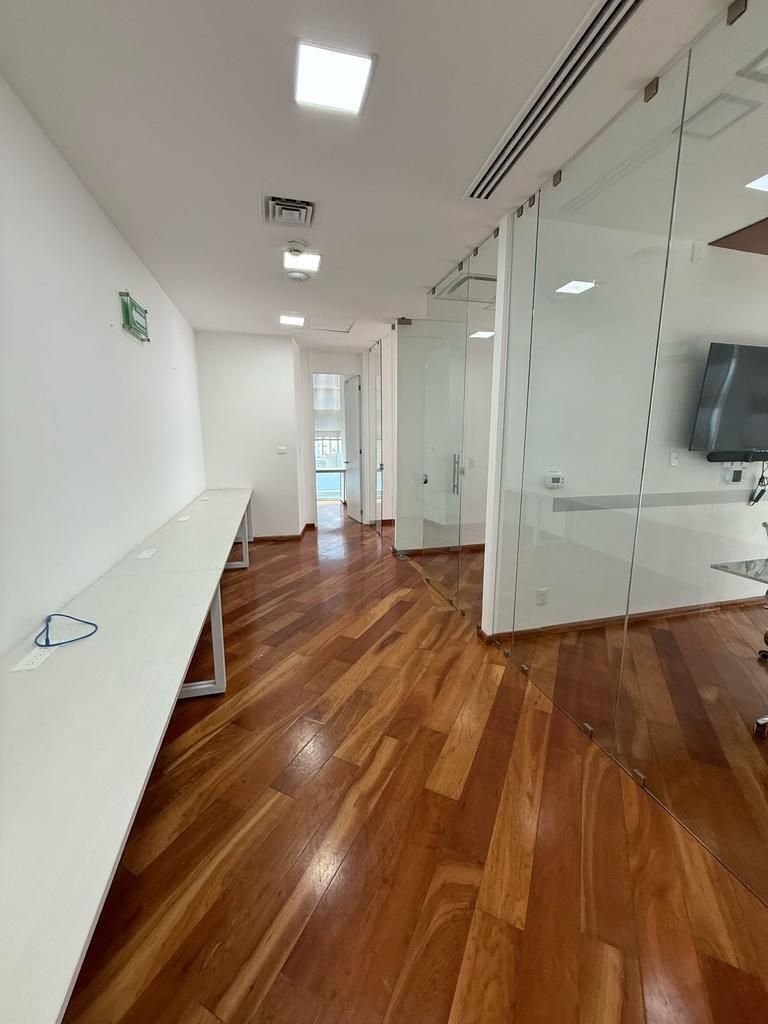 Oficina en Renta en Bosque De Las Radiatas con 0 Recámaras, 2 Baños y 163.67 Metros Cuadrados Oficina en Renta en Bosque De Las Radiatas con 0 Recámaras, 2 Baños y 163.67 Metros Cuadrados