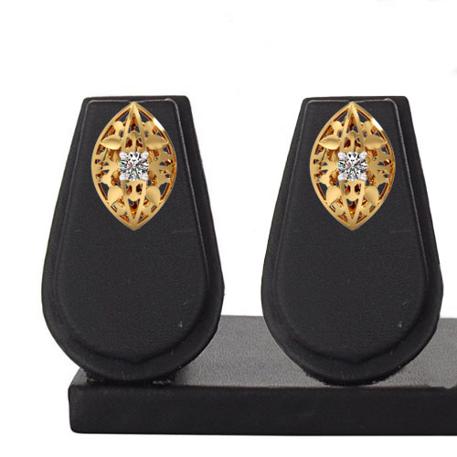 lustrous-aurora-diamond-studs-for-women