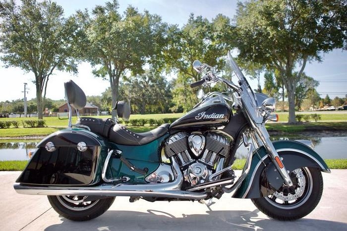 2019 Indian Motorcycle® Springfield® Metallic Jade / Thunder Black