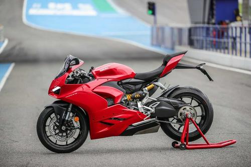 [First Ride] 2020 Ducati Panigale V2: https://t.co/gEQALKb2XW via #CommonTreadEverything...