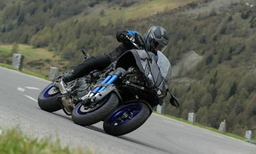 2019 Yamaha Niken | First Ride Review