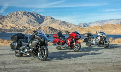 2018 Harley Road Glide Ultra vs. Indian Roadmaster vs. Yamaha Star Venture TC | Comparo Review