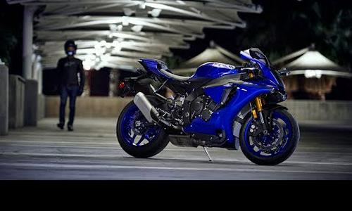 2018 Yamaha YZF-R1 MC Commute Review