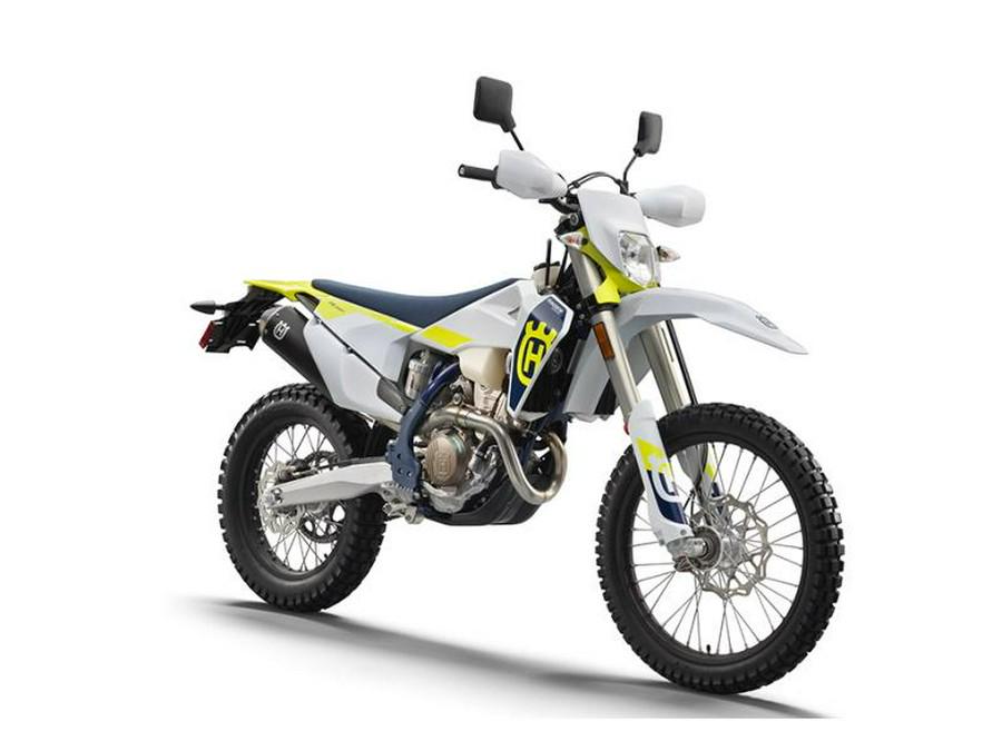 2023 Husqvarna® F2275W4