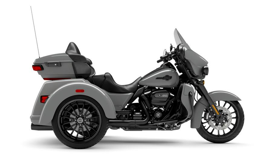 2025 Harley-Davidson Tri Glide® Ultra Billiard Gray - Black Finish FLHTCUTG