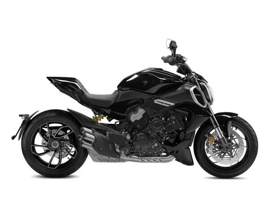 2024 Ducati Diavel V4 THRILLING BLACK