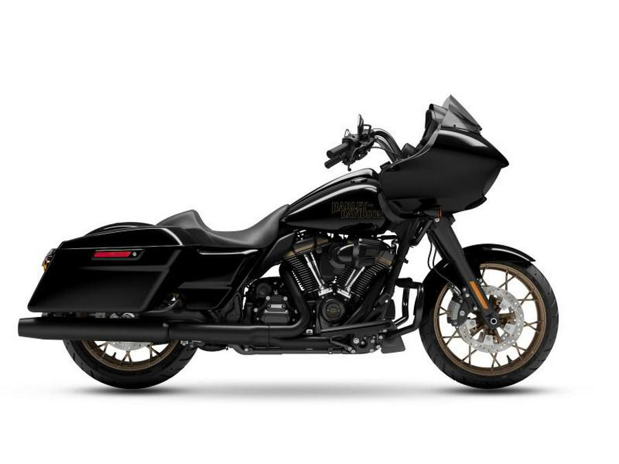 2023 Harley-Davidson Road Glide ST Vivid Black (Black Finish w/Cast Wheels)