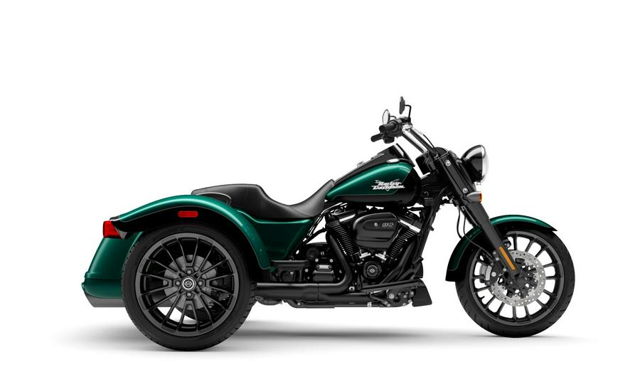 2024 Harley-Davidson Freewheeler Alpine Green / Vivid Black FLRT