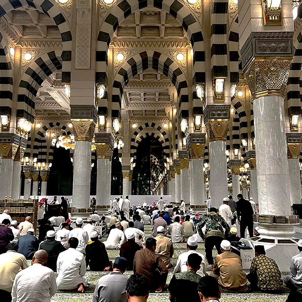 UMROH DADAKAN LIBURAN KENAIKAN KELAS