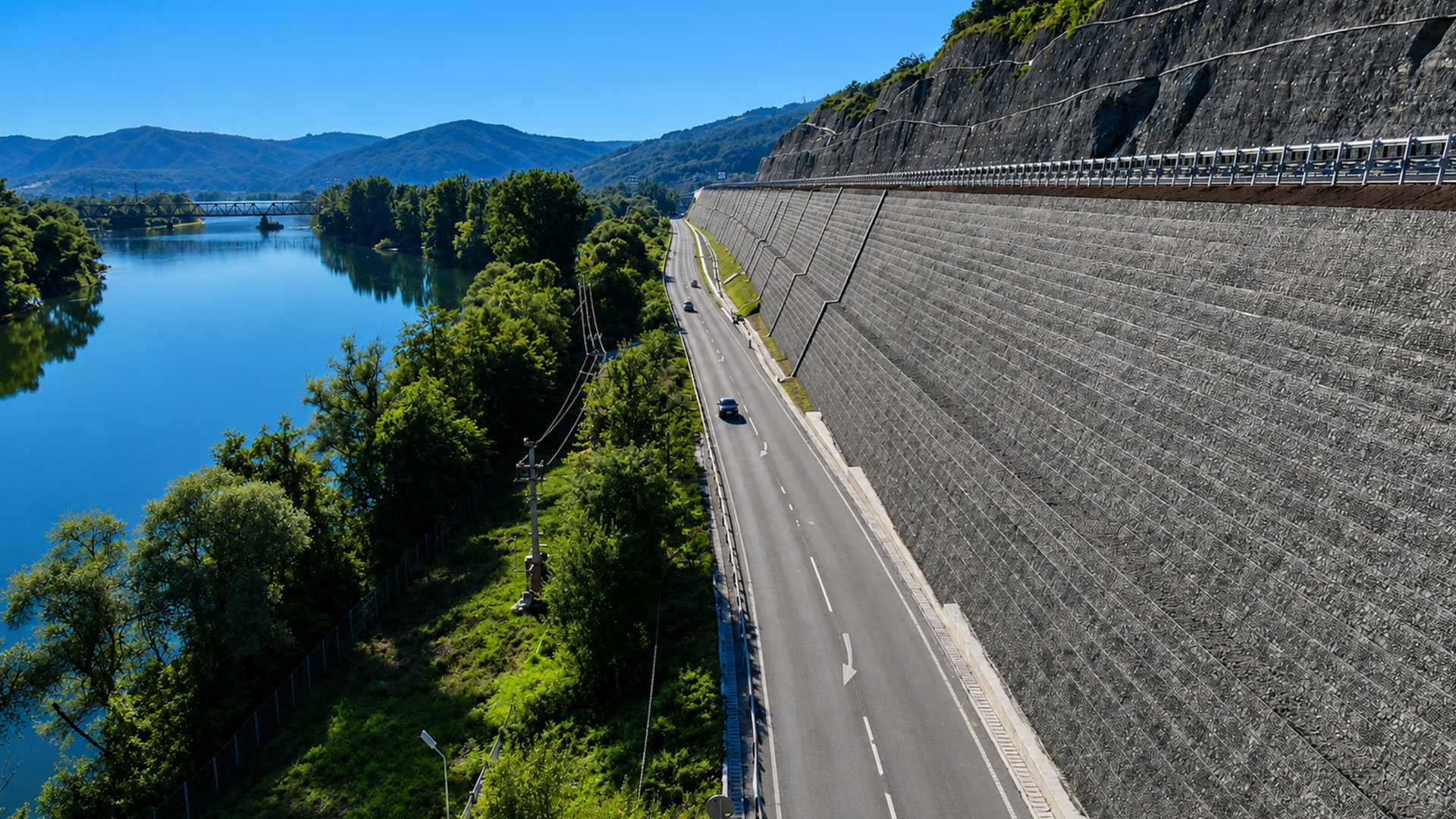 Retaining Walls & Soil Reinforcement