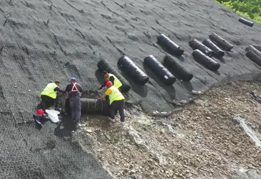During the installation of Macmat HS30 8127 GN