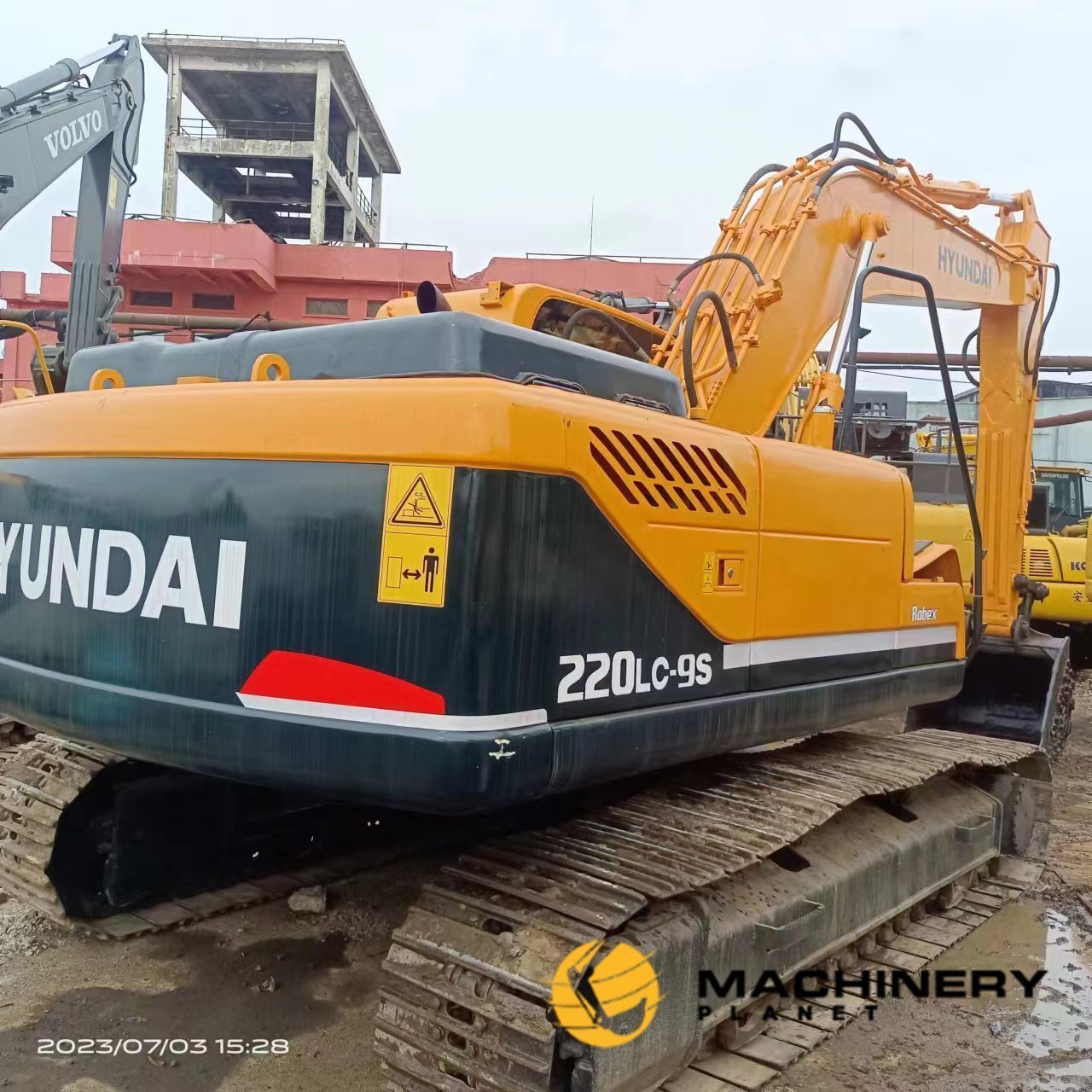 Used Hyundai 220LC-9S Crawler Excavator good condition image