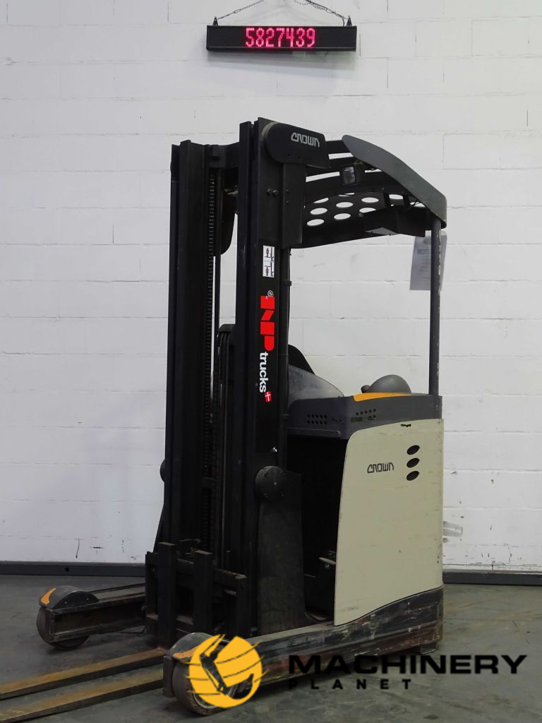 CrownESR5000-1,4-TT Electric Reach truck