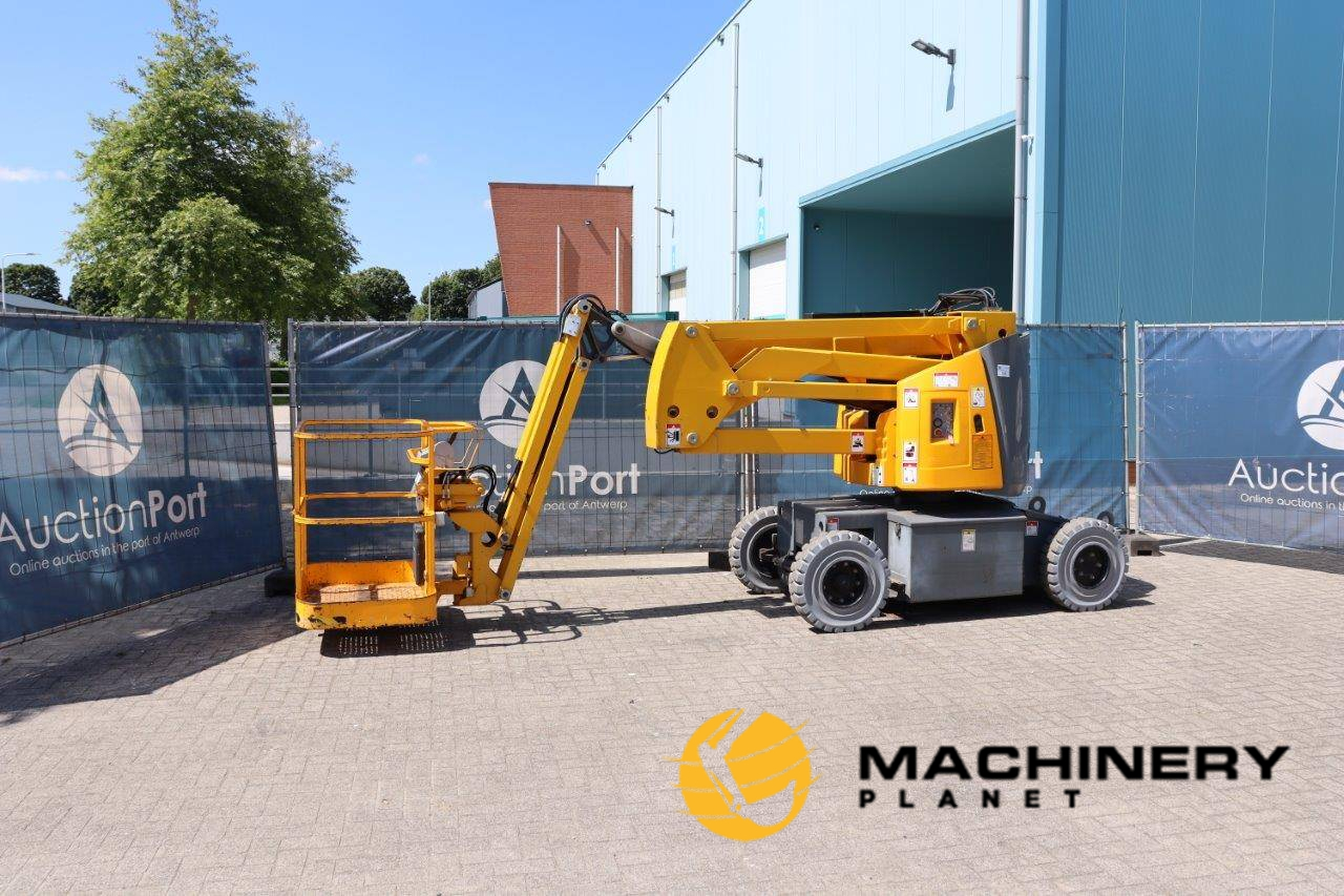 Articulating boom lift Haulotte HA12IP Electric 230kg 12m 2008 2008  image