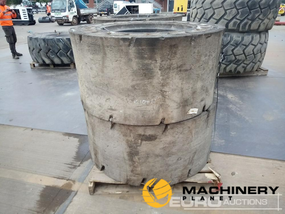 23.5x25 Solid Tyre (4 of)  Tyres  140304368 image