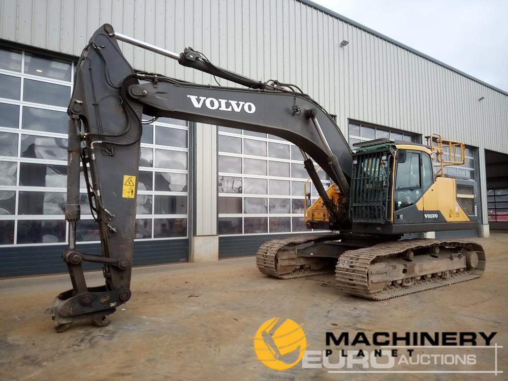 2015 Volvo EC300DL  20 Ton+ Excavators 2015 140305757 image