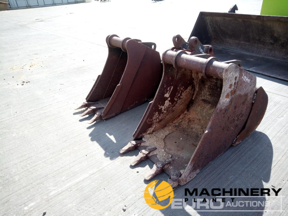 60" Ditching, 18", 24" Digging Bucket to suit Dedicated QH & QH 50mm Pin to suit 6-8 Ton Excavator  Second Hand Buckets  140306852