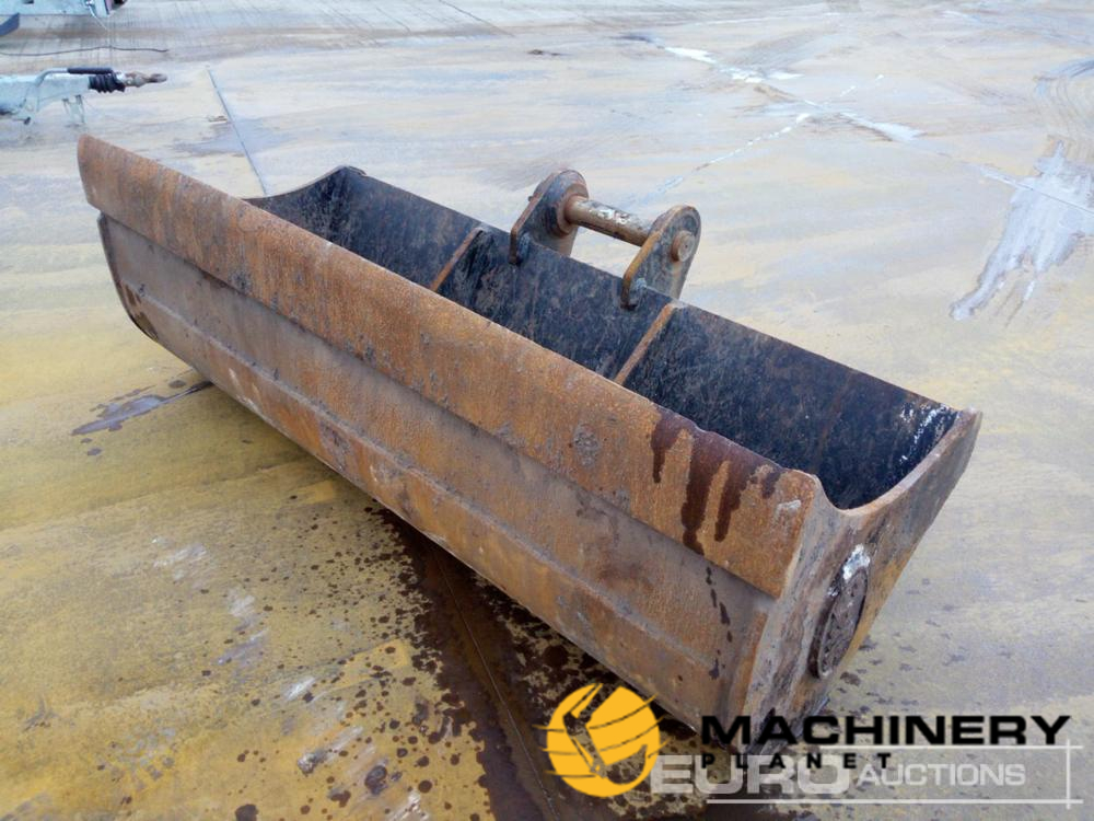 70" Ditching Bucket 65mm Pin to suit 13 Ton Excavator  Second Hand Buckets  140323738 image