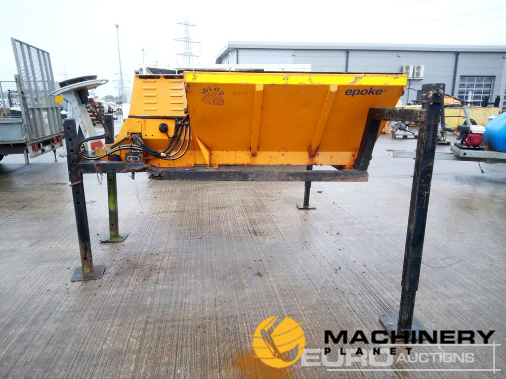 Epoke S-2300 E Demountable Gritter Body, Stand  Farm Machinery  140324290 image