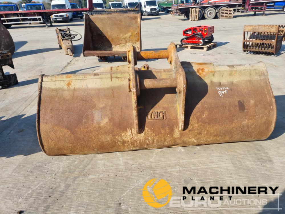 82" Ditching Bucket 80mm Pin to suit 20 Ton Excavator  Second Hand Buckets  140345634 image