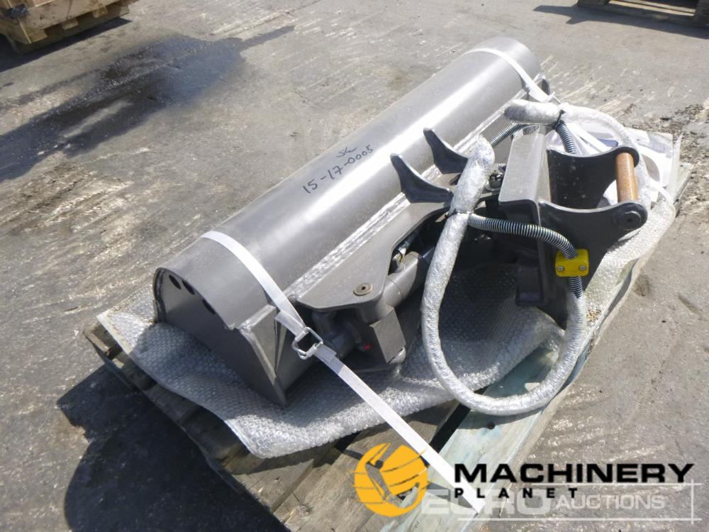 Unused Volvo 40" Hydraulic Tilt Ditching Bucket, to suit Midi Excavator  New Buckets  200218924 image