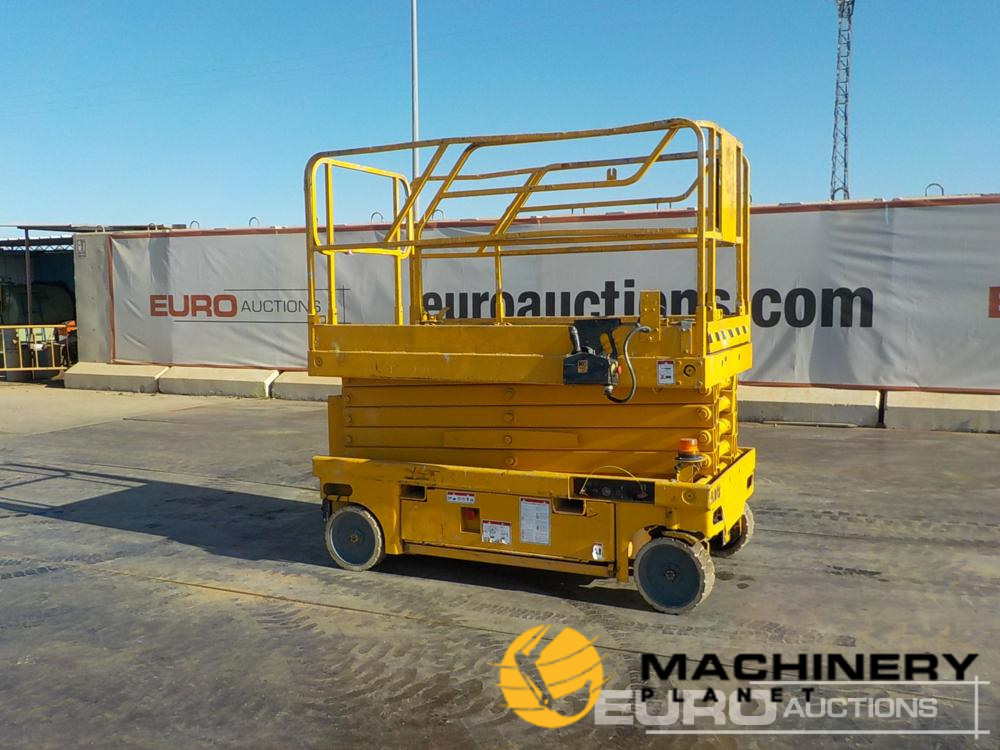 2005 Haulotte Compact 12  Manlifts 2005 240050401 image