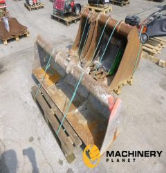 72" Ditching, 32", 16", 14" Digging Buckets to suit 4-6 Ton Excavator (4 of)  Second Hand Buckets  200195449