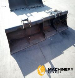 Unused Geith 48", 48" Ditching Bucket 45mm Pin to suit 4-6 Ton Excavator  New Buckets  140304049