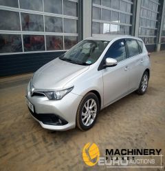 2015 Toyota Auris  Cars 2015 140305165