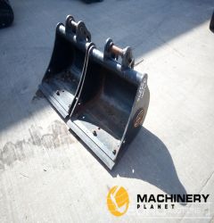 Unused Strickland 18" Digging Bucket 30mm Pin to suit Mini Excavator (2 of)  New Buckets  140306346