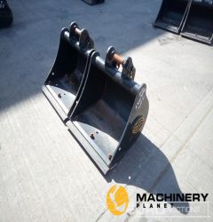 Unused Strickland 18" Digging Bucket 30mm Pin to suit Mini Excavator (2 of)  New Buckets  140306345