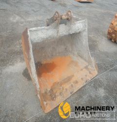 Cce 1480mm Mud Bucket, Ear To Ear 210mm, Centre To Centre 380mm, pin 65mm  Second Hand Buckets  300043046