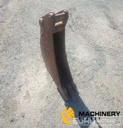 Dolphin, 260mm Bucket to suit Excavator, Centers 315mm, Ears 195mm, Pins 50mm  Second Hand Buckets  300043069