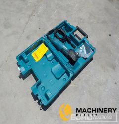 Makita Multi Tool c/w Blow Case, Corded 1 Yr Factory Warranty  Garage Equipment Day 1 Ring 2  540008359