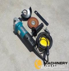 Makita 4 1/2" Angle Grinder-1 Yr Factory Warranty  Garage Equipment Day 1 Ring 2  540008274