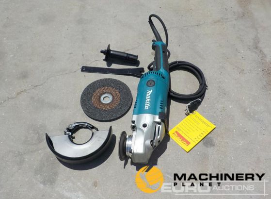 Makita GA7021 7 Angle Grinder, with AC/DC Switch - Power Angle