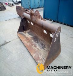 70" Ditching Bucket 65mm Pin to suit 13Ton Excavator  Second Hand Buckets  140316513
