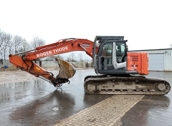 Hitachi ZX 225 USLC-3 Tracked Excavator trackedexcavators for Sale 