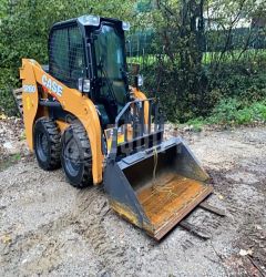 Case SR160 with bucket and forkboard Wheeled Skid Steer wheeledskidsteers